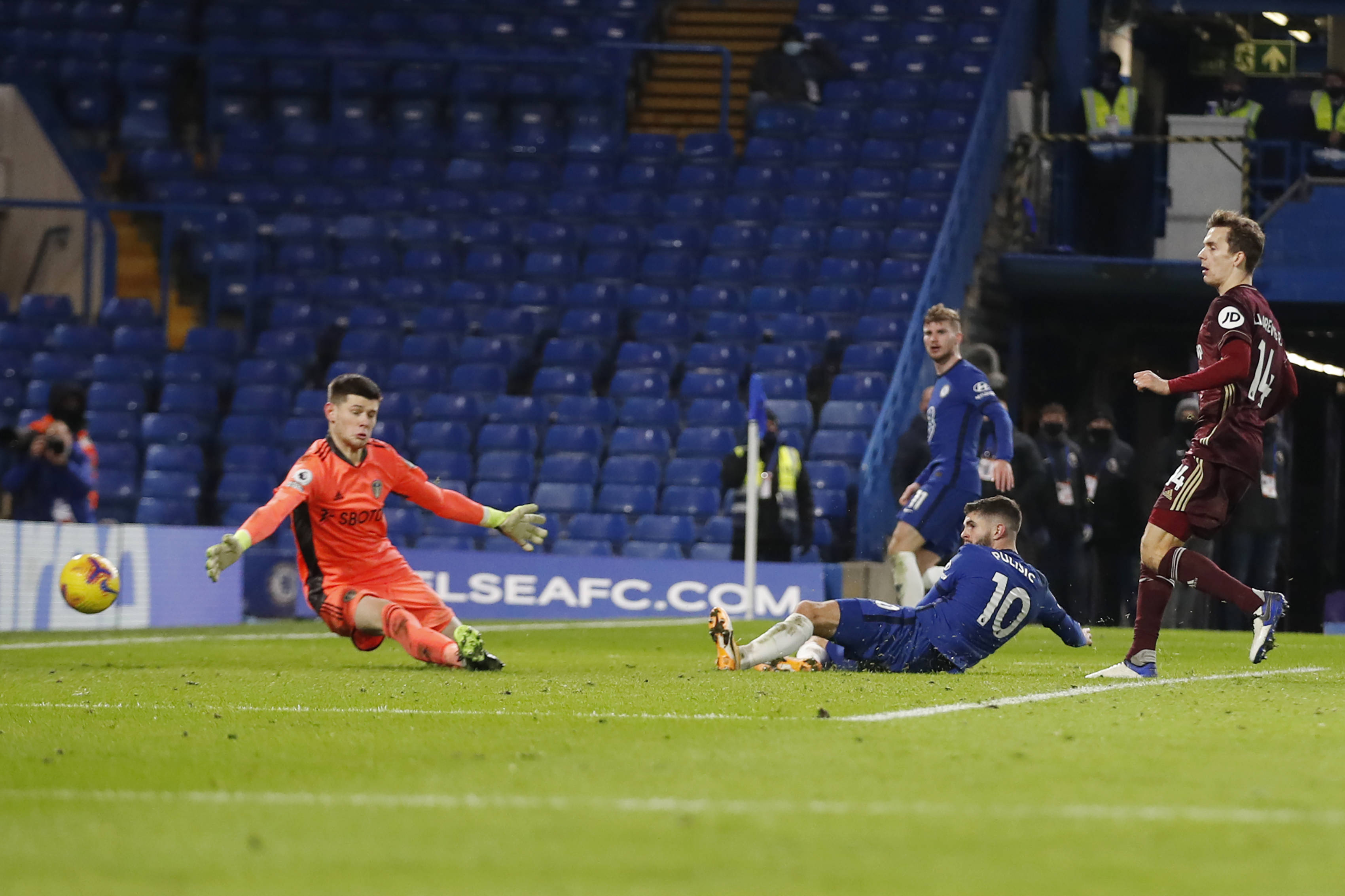 进攻球员是 进攻球员是