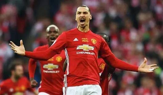 场上的拼搏 场上的拼搏